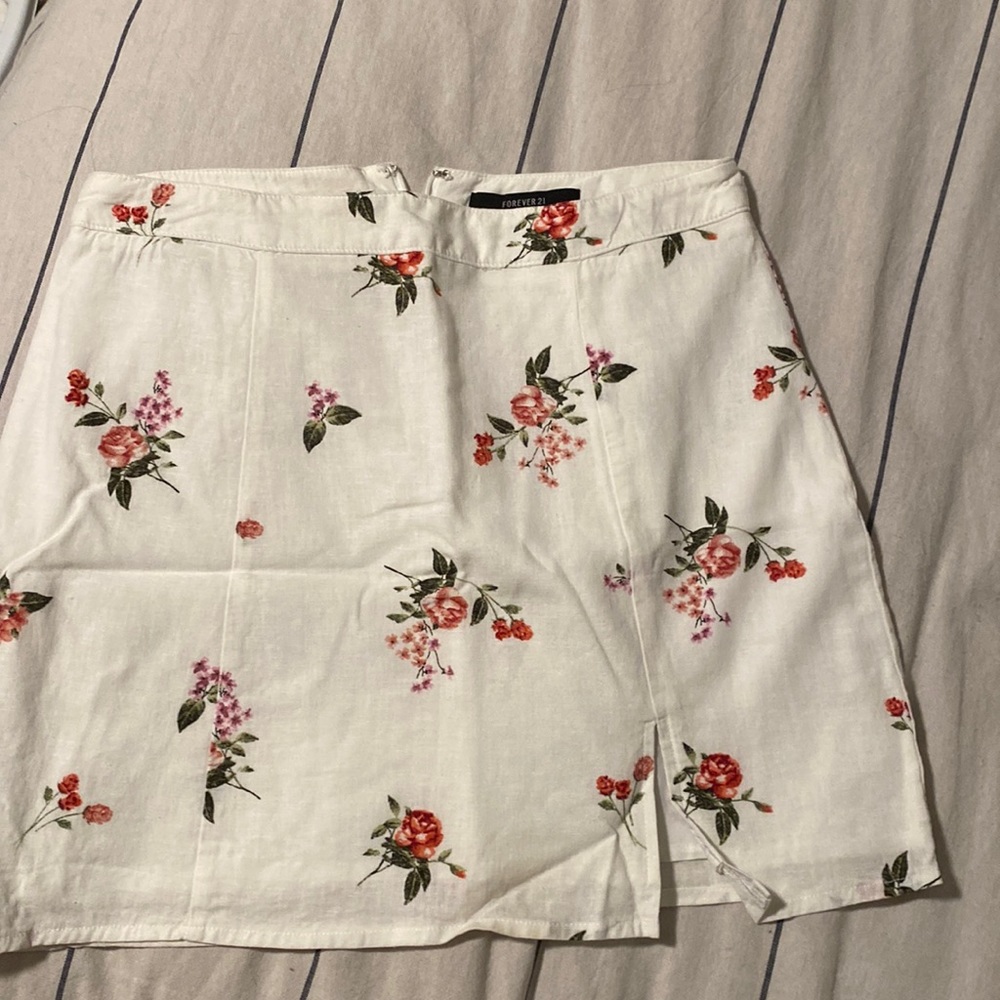 Forever 21 floral mini with front slit